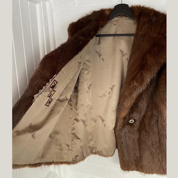 Vintage Fur Coat  🇨🇦 - Picture 4 of 15